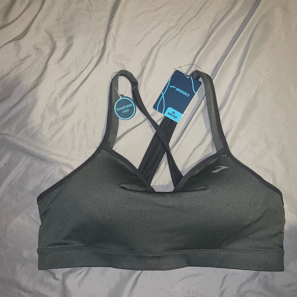 BROOKS NWT SPORTS BRA